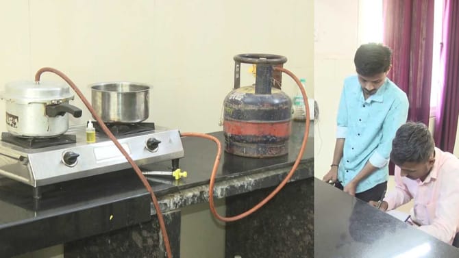 ಆರೋಗ್ಯ ಕ್ಷೇತ್ರಕ್ಕೂ ತಟ್ಟಿದ ಯುದ್ಧದ ಬಿಸಿ; ರೋಗಿಗಳಿಗೂ ಪ್ರಾಬ್ಲಮ್!