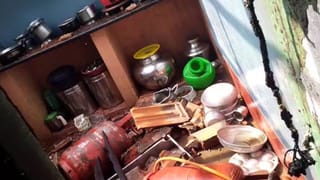 ಗ್ಯಾಸ್ ರೀಫಿಲ್ ಮಾಡುವಾಗ ಏಕಾಏಕಿ ಸಿಲಿಂಡರ್​ ಸ್ಫೋಟ: ಮನೆ ಛಿದ್ರಛಿದ್ರ