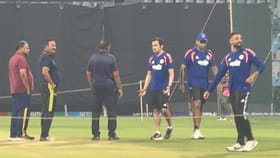 ಕ್ಯುರೇಟರ್ ಜೊತೆ ಪಿಚ್ ಮೇಲೆಯೇ ವಾಗ್ವಾದಕ್ಕಿಳಿದ ಗಂಭೀರ್