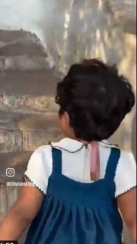 ಜೈ ಶ್ರೀರಾಮ್ ಎನ್ನುತ್ತಾ ನಗುಮೊಗದಲ್ಲಿ ಅಂಜನಾದ್ರಿಯ 600 ಮೆಟ್ಟಿಲುಗಳನ್ನು ಹತ್ತಿದ ಮೂರರ ಬಾಲೆ