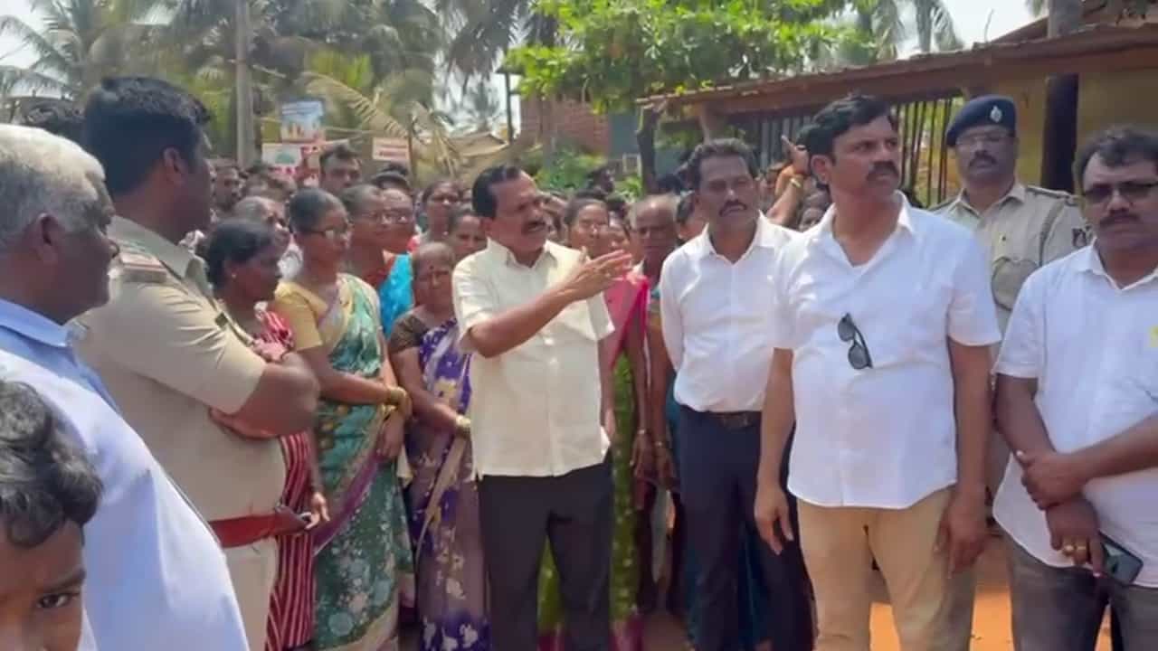 ಗೋಕರ್ಣ ಸಮೀಪದ 44 ರೆಸಾರ್ಟ್ಗಳ ತೆರವಿಗೆ ಆದೇಶ! ಕಾರಣ ಇಲ್ಲಿದೆ ಗೋಕರ್ಣ ಸಮೀಪದ 44 ರೆಸಾರ್ಟ್ಗಳ ತೆರವಿಗೆ ಆದೇಶ! ಕಾರಣ ಇಲ್ಲಿದೆ