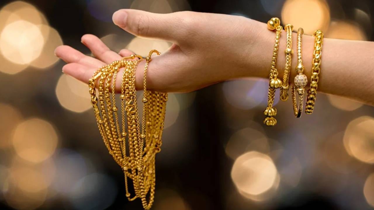 Gold Rates: ಚಿನ್ನದ ಬೆಲೆ ಗ್ರಾಮ್​ಗೆ 75 ರೂ ಇಳಿಕೆ; ಇಲ್ಲಿದೆ ದರಪಟ್ಟಿ