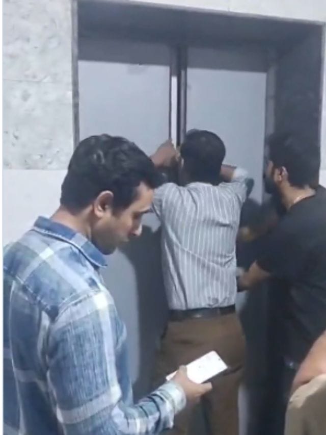 ಕನ್ಯಾ ಪೂಜೆಗೆ ಹೊರಟಿದ್ದ ಮಕ್ಕಳು ಲಿಫ್ಟ್‌ನಲ್ಲಿ ಬಂದಿ