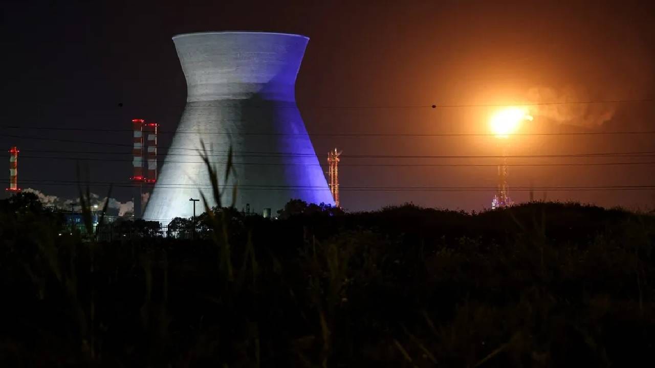 Video: ಇಸ್ರೇಲ್ನ ಹೈಫಾ ತೈಲ ಸಂಸ್ಕರಣಾಗಾರದ ಮೇಲೆ ಇರಾನ್ ಕ್ಷಿಪಣಿ ದಾಳಿ Video: ಇಸ್ರೇಲ್ನ ಹೈಫಾ ತೈಲ ಸಂಸ್ಕರಣಾಗಾರದ ಮೇಲೆ ಇರಾನ್ ಕ್ಷಿಪಣಿ ದಾಳಿ