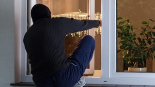 ಯುದ್ಧದ ಎಫೆಕ್ಟ್: ಬೆಂಗಳೂರಿನ ಪಿಜಿಗಳಿಗೂ ಸಂಕಷ್ಟ; ಊಟದ ಮೆನುನೇ ಚೇಂಜ್