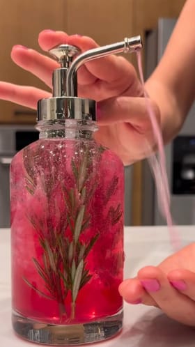 ಮನೆಯಲ್ಲಿಯೇ ಮಾಡಿ ಕ್ವಿಕ್ ಆಗಿ ನೈಸರ್ಗಿಕ ಶಾಂಪೂ