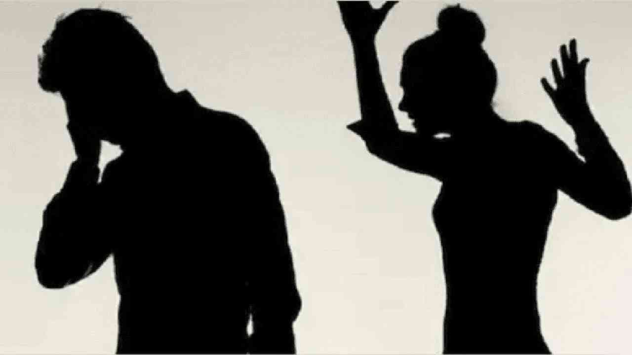 ನನ್ನ ಸ್ನೇಹಿತೆ ಜತೆಗೂ ಸೇರು: ಪತ್ನಿಯ ವಿಕೃತ ಬೇಡಿಕೆಗೆ ಬೇಸತ್ತು ಪೊಲೀಸ್ ಠಾಣೆ ಮೆಟ್ಟಿಲೇರಿದ ಪತಿ