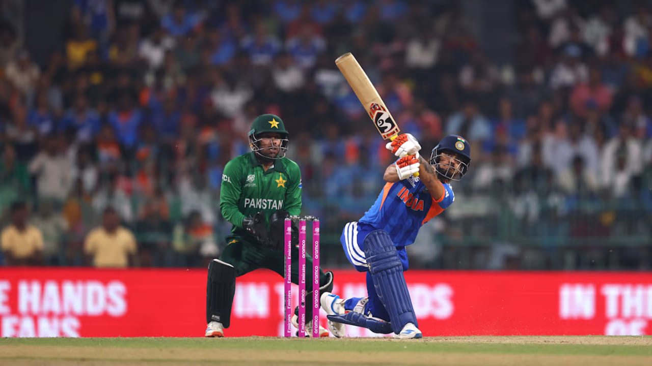 ಆ ಮೂರು ಪಂದ್ಯಗಳು ಯಾವುವು ಎಂದರೆ.. ಭಾರತ ಮತ್ತು ಪಾಕಿಸ್ತಾನ ಪಂದ್ಯ, ಸೆಮಿಫೈನಲ್ ಮತ್ತು ಫೈನಲ್‌ ಪಂದ್ಯಗಳಾಗಿವೆ. ವರದಿಯ ಪ್ರಕಾರ, ನಿಯಮಿತ ಪಂದ್ಯಗಳಿಗೆ 10 ಸೆಕೆಂಡುಗಳ ಜಾಹೀರಾತಿನ ದರ ಸುಮಾರು 7.5 ಲಕ್ಷವಾಗಿದ್ದರೂ, ಪಂದ್ಯಾವಳಿ ಮುಂದುವರೆದಂತೆ ಈ ಬೆಲೆ 15 ರಿಂದ 16 ಲಕ್ಷಕ್ಕೆ ಏರಿತು ಎಂದು ಹೇಳಿದೆ. ಹಾಗೆಯೇ ಭಾರತ ಮತ್ತು ಪಾಕಿಸ್ತಾನ ನಡುವಿನ ಪಂದ್ಯದ ಸಮಯದಲ್ಲಿ 10 ಸೆಕೆಂಡುಗಳ ಜಾಹೀರಾತು ಸ್ಲಾಟ್ 20-25 ಲಕ್ಷಗಳಾಗಿತ್ತು ಎಂದು ವರದಿಯಾಗಿದೆ.