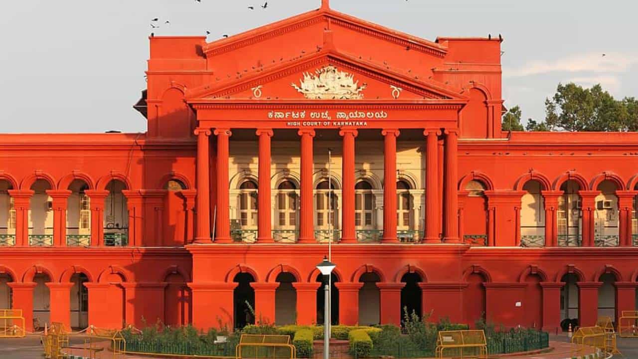 ನಿವೃತ್ತ ಐಐಎಸ್ಸಿ ಪ್ರೊಫೆಸರ್ ಕುಟುಂಬದ ತ್ರಿವಳಿ ಕೊಲೆ: ಮನೆಗೆಲಸಕ್ಕಿದ್ದ ದಂಪತಿ ಸೇರಿ ನಾಲ್ವರಿಗೆ ಜೀವಾವಧಿ ಶಿಕ್ಷೆ ನಿವೃತ್ತ ಐಐಎಸ್ಸಿ ಪ್ರೊಫೆಸರ್ ಕುಟುಂಬದ ತ್ರಿವಳಿ ಕೊಲೆ: ಮನೆಗೆಲಸಕ್ಕಿದ್ದ ದಂಪತಿ ಸೇರಿ ನಾಲ್ವರಿಗೆ ಜೀವಾವಧಿ ಶಿಕ್ಷೆ