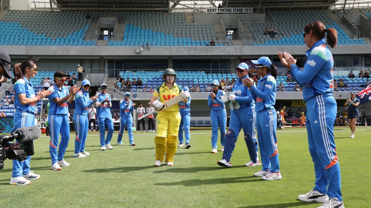 185 ರನ್ಗಳಿಂದ ಗೆದ್ದು ಸರಣಿ ಕ್ಲೀನ್ ಸ್ವೀಪ್ ಮಾಡಿದ ಆಸ್ಟ್ರೇಲಿಯಾ; ಹೀಲಿಗೆ ಸ್ಮರಣೀಯ ವಿದಾಯ 185 ರನ್ಗಳಿಂದ ಗೆದ್ದು ಸರಣಿ ಕ್ಲೀನ್ ಸ್ವೀಪ್ ಮಾಡಿದ ಆಸ್ಟ್ರೇಲಿಯಾ; ಹೀಲಿಗೆ ಸ್ಮರಣೀಯ ವಿದಾಯ