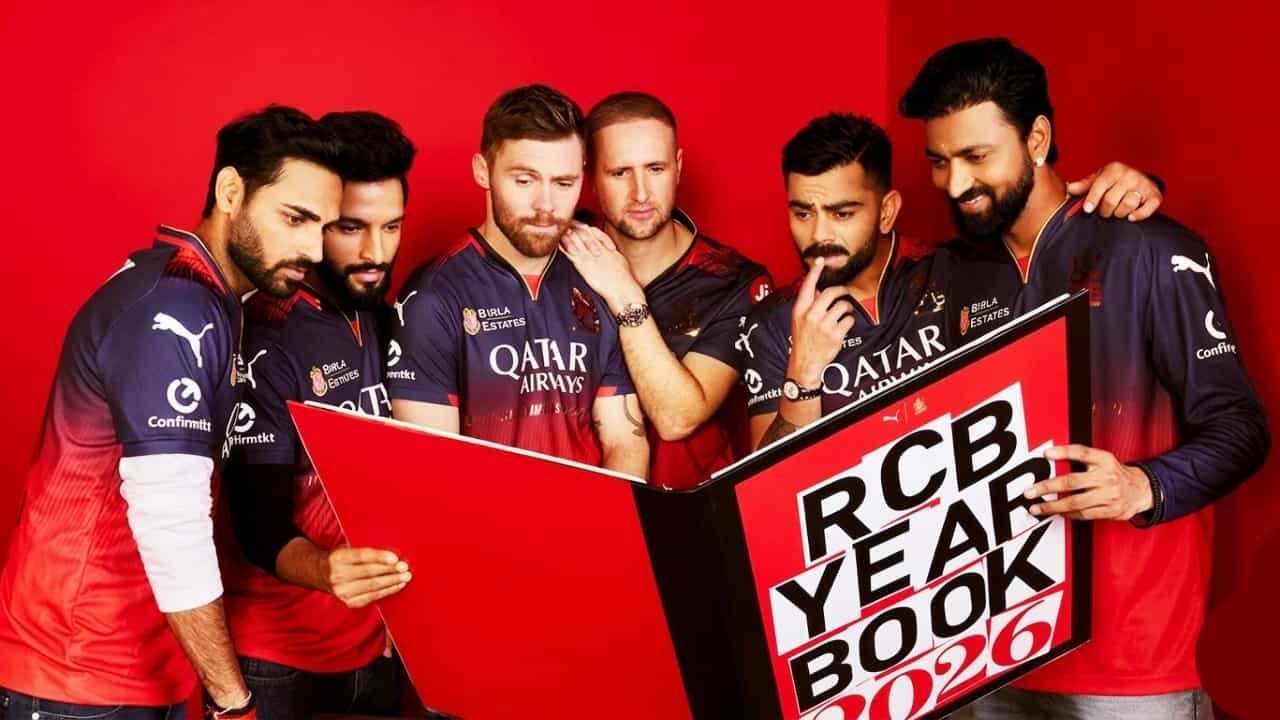 IPL 2026: ಇಂಡಿಯನ್ ಪ್ರೀಮಿಯರ್ ಲೀಗ್ ಸೀಸನ್-19 ಸಿದ್ಧತೆಗಳು ಶುರುವಾಗಿದೆ. ಮಾರ್ಚ್ 28 ರಂದು ಆರಂಭವಾಗಲಿರುವ ಈ ಟೂರ್ನಿಯ ಮೊದಲ ಪಂದ್ಯವು ಬೆಂಗಳೂರಿನ ಚಿನ್ನಸ್ವಾಮಿ ಸ್ಟೇಡಿಯಂನಲ್ಲಿ ನಡೆಯಲಿದೆ. ಈ ಪಂದ್ಯದಲ್ಲಿ ಹಾಲಿ ಚಾಂಪಿಯನ್ ರಾಯಲ್ ಚಾಲೆಂಜರ್ಸ್ ಬೆಂಗಳೂರು (RCB) ತಂಡ ಕಣಕ್ಕಿಳಿಯುವುದು ಖಚಿತವಾಗಿದೆ.