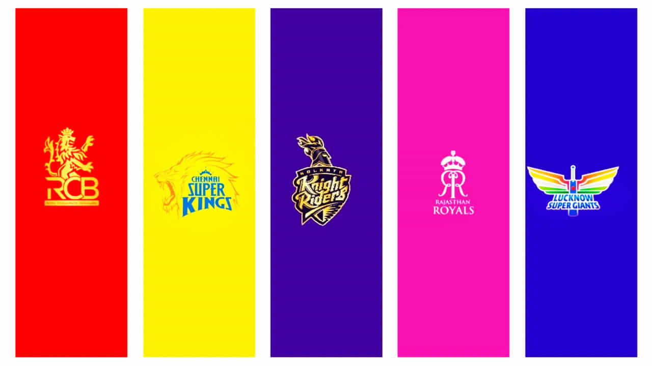 IPL 2026: ಬಹುನಿರೀಕ್ಷಿತ ಇಂಡಿಯನ್ ಪ್ರೀಮಿಯರ್ ಲೀಗ್ನ ಮೊದಲ ಹಂತದ 20 ಪಂದ್ಯಗಳ ವೇಳಾಪಟ್ಟಿ ಪ್ರಕಟವಾಗಿದೆ. ಈ ಇಪ್ಪತ್ತು ಪಂದ್ಯಗಳಲ್ಲಿ 4 ಡಬಲ್ ಹೆಡ್ಡರ್ ಮ್ಯಾಚ್ಗಳಿವೆ. ಅಂದರೆ 4 ದಿನಗಳಲ್ಲಿ ಒಟ್ಟು 8 ಮ್ಯಾಚ್ಗಳು ನಡೆಯಲಿವೆ. ಇಲ್ಲಿ ಮೊದಲ ಮ್ಯಾಚ್ 3.30 ಕ್ಕೆ ಶುರುವಾದರೆ, ದ್ವಿತೀಯ ಪಂದ್ಯ 7.30 ಕ್ಕೆ ಆರಂಭವಾಗಲಿದೆ. ಅದರಂತೆ ಐಪಿಎಲ್ನ ವೇಳಾಪಟ್ಟಿ ಈ ಕೆಳಗಿನಂತಿದೆ...