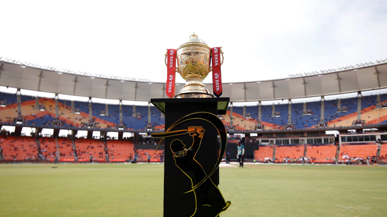 ಈ ಬಗ್ಗೆ ಮಾತನಾಡಿದ ರಾಜೀವ್ ಶುಕ್ಲಾ, ‘2026 ರ ಐಪಿಎಲ್ ನಿಗದಿಯಂತೆ ನಡೆಯಲಿದೆ. ನಾವು ಈಗ ಮೊದಲ 20 ಪಂದ್ಯಗಳ ವೇಳಾಪಟ್ಟಿಯನ್ನು ಬಿಡುಗಡೆ ಮಾಡಿದ್ದೇವೆ. ಚುನಾವಣಾ ಆಯೋಗವು ಚುನಾವಣೆ ನಡೆಯಲಿರುವ ರಾಜ್ಯಗಳ ದಿನಾಂಕಗಳನ್ನು ಬಿಡುಗಡೆ ಮಾಡಿದ ನಂತರ ಉಳಿದ ಪಂದ್ಯಗಳ ವೇಳಾಪಟ್ಟಿಯನ್ನು ಶೀಘ್ರದಲ್ಲೇ ಬಿಡುಗಡೆ ಮಾಡಲಾಗುವುದು’ ಎಂದಿದ್ದಾರೆ.