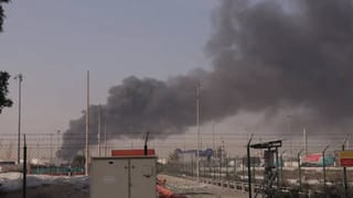 ಖಮೇನಿ ಹತ್ಯೆ ಖಂಡಿಸಿ ಕರಾಚಿಯಲ್ಲಿ ಹಿಂಸಾಚಾರ,  ಅಮೆರಿಕ ರಾಯಭಾರಿ ಕಚೇರಿ ಮೇಲೆ ದಾಳಿ, 10 ಮಂದಿ ಸಾವು