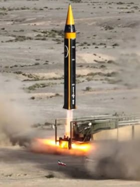 ಇಸ್ರೇಲ್, ಅಮೆರಿಕದ ಸೇನಾ ನೆಲೆಗಳ ಮೇಲೆ ಇರಾನ್ ಭೀಕರ ದಾಳಿ