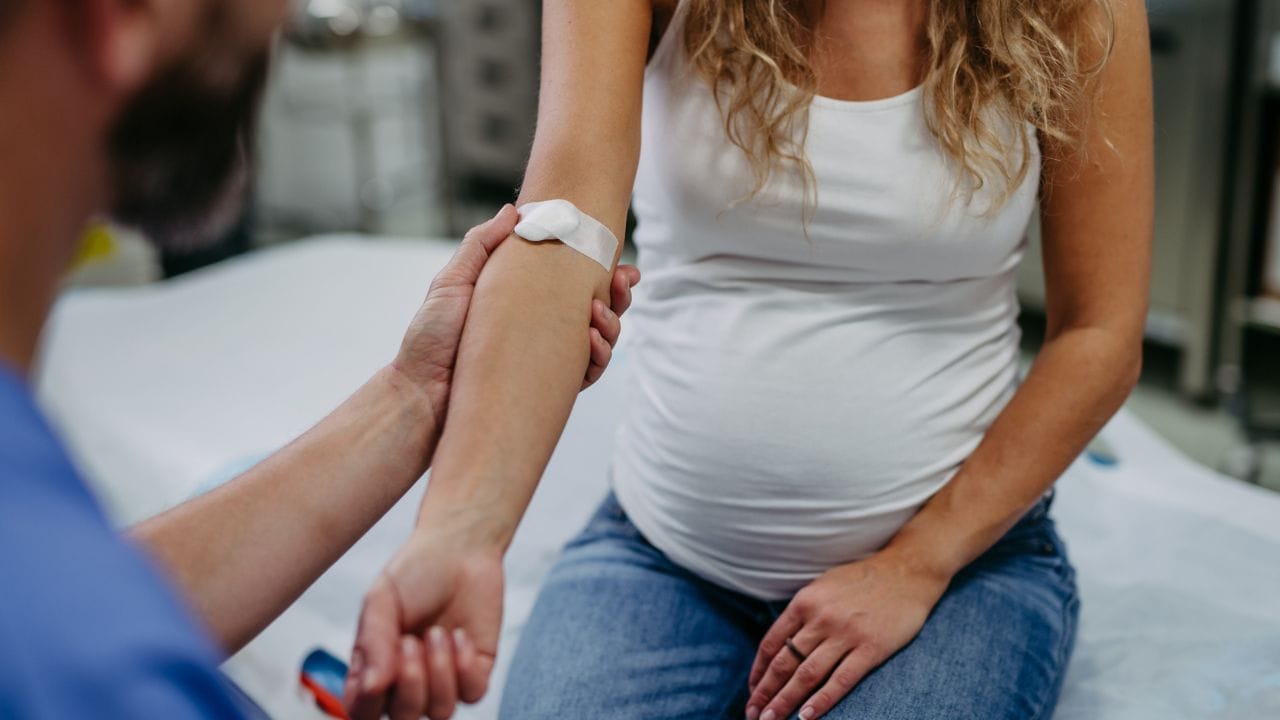 ಮಹಿಳೆಯರಲ್ಲಿ ಐರನ್ ಕೊರತೆ ಇದ್ದಾಗ ಪ್ರೆಗ್ನೆನ್ಸಿಗೆ ಪ್ಲಾನ್ ಮಾಡ್ಬಾರ್ದು ಯಾಕೆ? ಮಹಿಳೆಯರಲ್ಲಿ ಐರನ್ ಕೊರತೆ ಇದ್ದಾಗ ಪ್ರೆಗ್ನೆನ್ಸಿಗೆ ಪ್ಲಾನ್ ಮಾಡ್ಬಾರ್ದು ಯಾಕೆ?