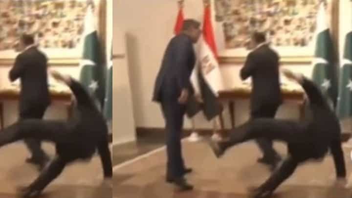 Ishaq Dar Video: ವಿದೇಶಿ ಅತಿಥಿಗಳ ಮುಂದೆ ಎಡವಿ ಬಿದ್ದ ಪಾಕಿಸ್ತಾನ ಉಪ ಪ್ರಧಾನಿ ಇಶಾಕ್ ದಾರ್ Ishaq Dar Video: ವಿದೇಶಿ ಅತಿಥಿಗಳ ಮುಂದೆ ಎಡವಿ ಬಿದ್ದ ಪಾಕಿಸ್ತಾನ ಉಪ ಪ್ರಧಾನಿ ಇಶಾಕ್ ದಾರ್