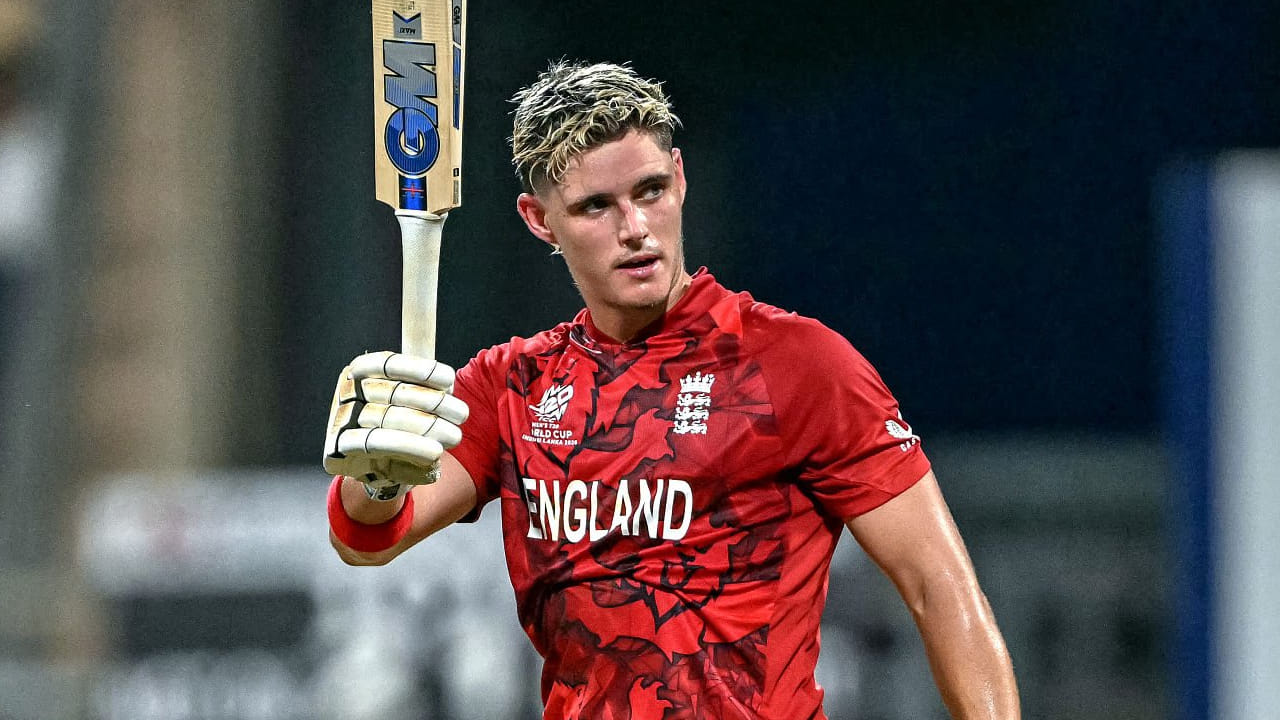 ಇದೀಗ ಟೀಮ್ ಇಂಡಿಯಾ ವಿರುದ್ಧ ಟಿ20 ಸೆಂಚುರಿ ಸಿಡಿಸಿದ್ದಾರೆ. ಇದಕ್ಕೂ ಮುನ್ನ ಬೆಥೆಲ್ ಇಂಗ್ಲೆಂಡ್​ನ ದೇಶೀಯ ಟಿ20 ಟೂರ್ನಿಯಲ್ಲಿ ಒಂದೇ ಒಂದು ಟಿ20 ಸೆಂಚುರಿ ಬಾರಿಸಿರಲಿಲ್ಲ ಎಂಬುದು ವಿಶೇಷ. ಈ ಮೂಲಕ ಇಂಟರ್​ನ್ಯಾಷನಲ್ ಕ್ರಿಕೆಟ್​ ಮೂಲಕ ಮೂರು ಸ್ವರೂಪಗಳಲ್ಲೂ ಶತಕದ ಖಾತೆ ತೆರೆದ ವಿಶ್ವದ ಮೊದಲ ಬ್ಯಾಟರ್​ ಎಂಬ ವಿಶ್ವ ದಾಖಲೆಯನ್ನು ಜೇಕಬ್ ಬೆಥೆಲ್ ತಮ್ಮದಾಗಿಸಿಕೊಂಡಿದ್ದಾರೆ.