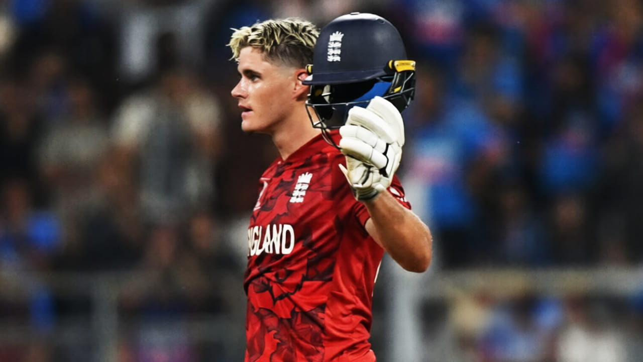 ಮುಂಬೈನ ವಾಂಖೆಡೆ ಸ್ಟೇಡಿಯಂನಲ್ಲಿನ ನಡೆದ ಭಾರತದ ವಿರುದ್ಧದ ಸೆಮಿಫೈನಲ್ ಪಂದ್ಯದಲ್ಲಿ ಇಂಗ್ಲೆಂಡ್ ತಂಡದ ಯುವ ದಾಂಡಿಗ ಜೇಕಬ್ ಬೆಥೆಲ್ (Jacob bethell) ಭರ್ಜರಿ ಶತಕ ಸಿಡಿಸಿದ್ದಾರೆ. ಈ ಶತಕದೊಂದಿಗೆ ಬೆಥೆಲ್ ಕ್ರಿಕೆಟ್ ಇತಿಹಾಸದಲ್ಲೇ ಯಾರೂ ಸಹ ಮಾಡದ ವಿಶೇಷ ವಿಶ್ವ ದಾಖಲೆಯನ್ನು ತಮ್ಮದಾಗಿಸಿಕೊಂಡಿದ್ದಾರೆ.