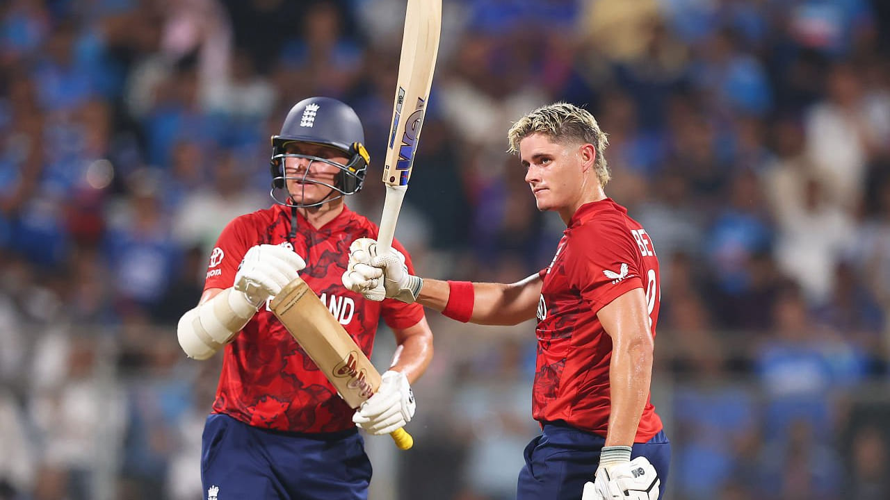 ಈ ಪಂದ್ಯದಲ್ಲಿ ಮೊದಲು ಬ್ಯಾಟ್ ಮಾಡಿದ ಟೀಮ್ ಇಂಡಿಯಾ 20 ಓವರ್​ಗಳಲ್ಲಿ 253 ರನ್​ ಕಲೆಹಾಕಿದ್ದರು. ಈ ಗುರಿಯನ್ನು ಬೆನ್ನತ್ತಿದ ಇಂಗ್ಲೆಂಡ್ ಪರ 4ನೇ ಕ್ರಮಾಂಕದಲ್ಲಿ ಕಣಕ್ಕಿಳಿದ ಜೇಕಬ್ ಬೆಥೆಲ್ ಭರ್ಜರಿ ಬ್ಯಾಟಿಂಗ್​ ಪ್ರದರ್ಶಿಸಿದ್ದರು. ಈ ಸ್ಫೋಟಕ ಬ್ಯಾಟಿಂಗ್​ನೊಂದಿಗೆ ಬೆಥೆಲ್ ಕೇವಲ 45 ಎಸೆತಗಳಲ್ಲಿ ಶತಕ ಪೂರೈಸಿದ್ದಾರೆ.