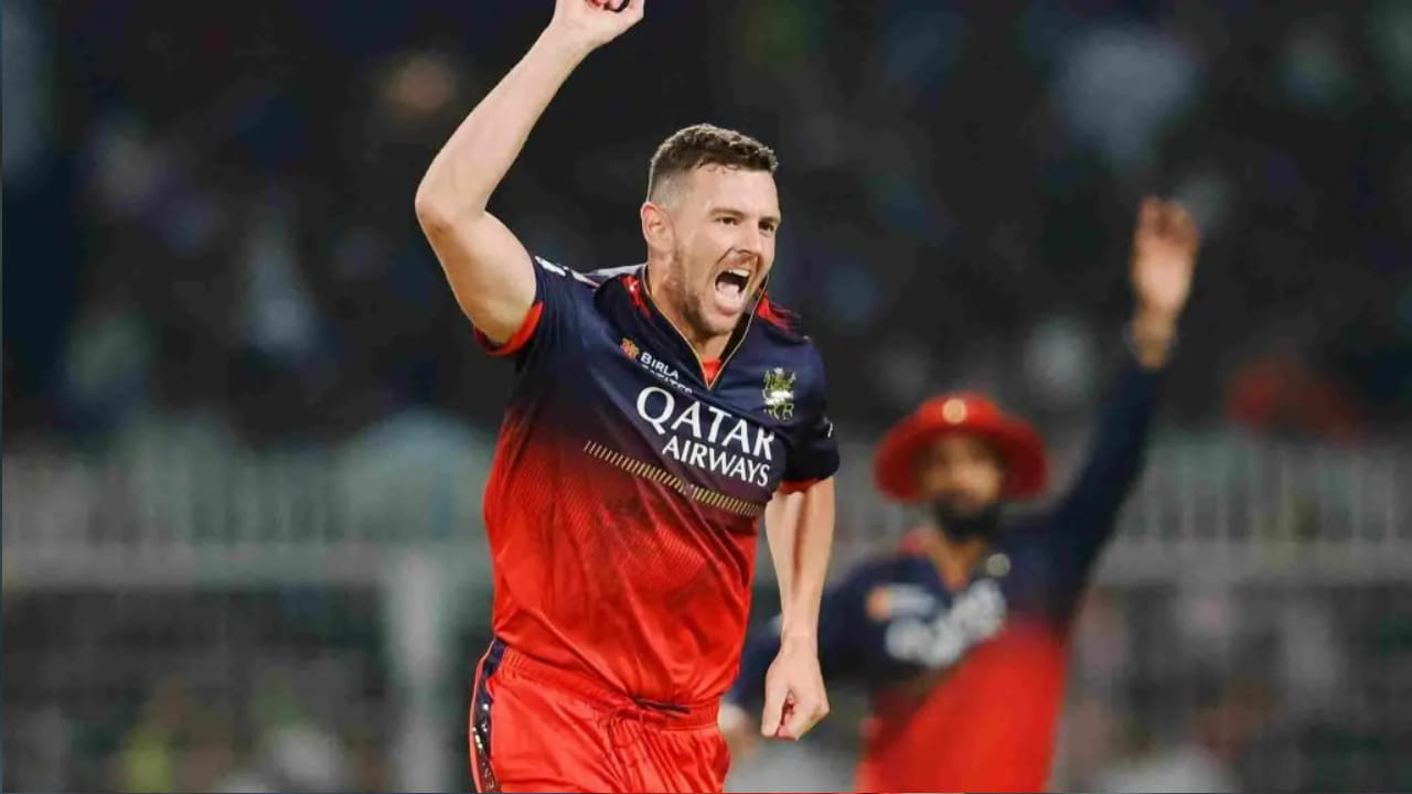 ಈ ಸುದ್ದಿ ನಿಜವಾದರೆ, ಅದು ಆರ್​ಸಿಬಿಗೆ ದೊಡ್ಡ ಹೊಡೆತವಾಗುತ್ತದೆ. ಏಕೆಂದರೆ ಕಳೆದ ಆವೃತ್ತಿಯಲ್ಲಿ ಆರ್​ಸಿಬಿ ಚಾಂಪಿಯನ್‌ ಆಗುವಲ್ಲಿ ಪ್ರಮುಖ ಪಾತ್ರವಹಿಸಿದ್ದ ಹೇಜಲ್​ವುಡ್ 22 ವಿಕೆಟ್‌ಗಳನ್ನು ಕಬಳಿಸಿದ್ದರು. ಹೀಗಾಗಿ ಅವರ ಅನುಪಸ್ಥಿತಿ ತಂಡವನ್ನು ಕೂಡುವುದು ಸತ್ಯ. ಆದಾಗ್ಯೂ ಅವರ ಬದಲಿಯಾಗಿ ತಂಡದಲ್ಲಿ ಬೌಲರ್​ಗಳಿದ್ದು, ಅವರ ಸ್ಥಾನವನ್ನು ಯಾರು ತುಂಬುತ್ತಾರೆ ಎಂಬುದನ್ನು ನೋಡುವುದಾದರೆ..