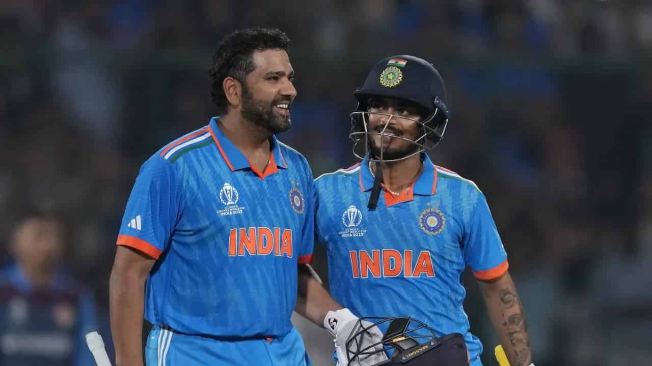 ಈ 263 ರನ್‌ಗಳೊಂದಿಗೆ, ಇಶಾನ್ ರೋಹಿತ್ ಶರ್ಮಾ ಅವರನ್ನು ಹಿಂದಿಕ್ಕಿದರು. ಕಳೆದ ಟಿ20 ವಿಶ್ವಕಪ್‌ನಲ್ಲಿ ರೋಹಿತ್ 257 ರನ್‌ ಬಾರಿಸಿದ್ದರು. ಇದೀಗ ರೋಹಿತ್ ದಾಖಲೆ ಮುರಿದಿರುವ ಕಿಶನ್, ಒಂದು ಆವೃತ್ತಿಯ ಟಿ20 ವಿಶ್ವಕಪ್​ನಲ್ಲಿ ಅತ್ಯಧಿಕ ರನ್ ಗಳಿಸಿದ ಭಾರತದ ಎರಡನೇ ಬ್ಯಾಟ್ಸ್‌ಮನ್ ಎನಿಸಿಕೊಂಡಿದ್ದಾರೆ. ಇನ್ನು ಈ ಪಟ್ಟಿಯಲ್ಲಿ (3 ಆವೃತ್ತಿಗಳಲ್ಲಿ 319, 296, 273 ರನ್) ವಿರಾಟ್ ಕೊಹ್ಲಿ ಮೊದಲ ಸ್ಥಾನದಲ್ಲಿದ್ದಾರೆ