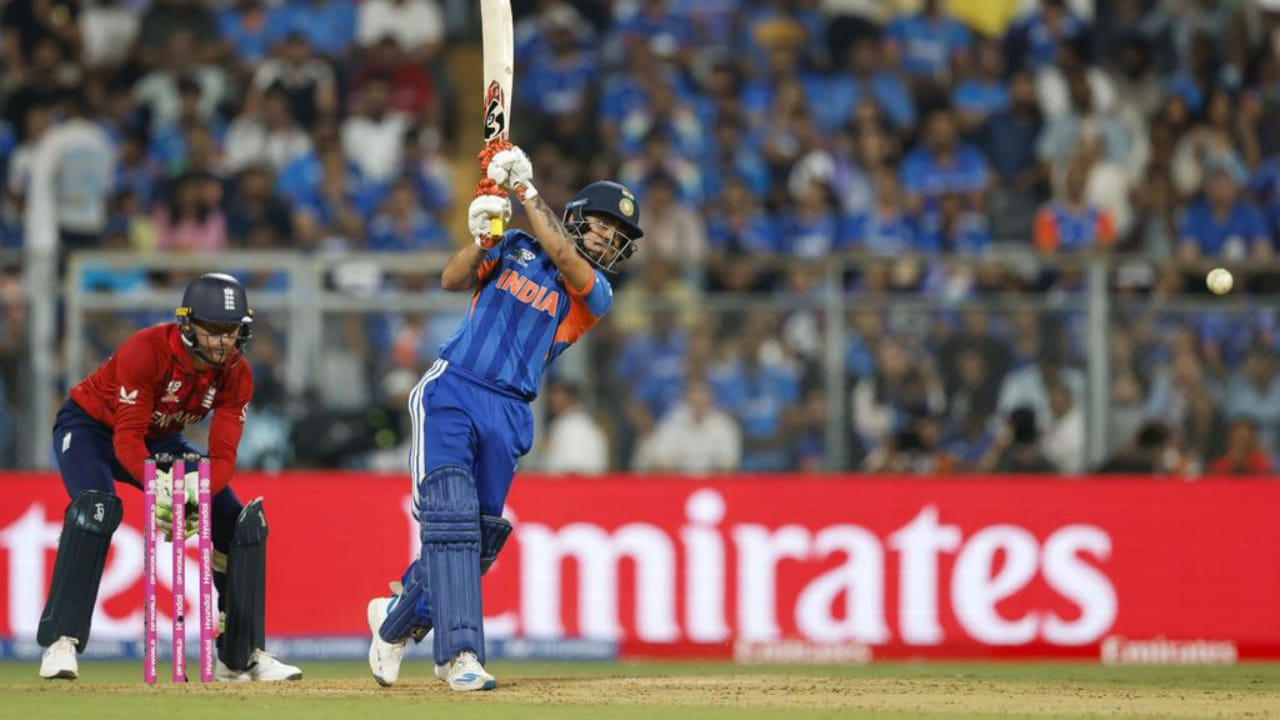 ಸುಮಾರು ಎರಡೂವರೆ ವರ್ಷಗಳ ನಂತರ ಟೀಂ ಇಂಡಿಯಾದಲ್ಲಿ ಸ್ಥಾನ ಪಡೆದಿದ್ದ ಇಶಾನ್ ಕಿಶನ್, ಟಿ20 ವಿಶ್ವಕಪ್ ಆರಂಭಕ್ಕೆ ಸ್ವಲ್ಪ ದಿನಗಳ ಮೊದಲು ನ್ಯೂಜಿಲೆಂಡ್ ವಿರುದ್ಧ ನಡೆದಿದ್ದ ಟಿ20 ಸರಣಿಯಲ್ಲಿ ರನ್​ಗಳ ಮಳೆಹರಿಸಿದ್ದರು. ಕಿವೀಸ್ ವಿರುದ್ಧ ಕಿಶನ್ ಅವರ ಬ್ಯಾಟಿಂಗ್ ಪ್ರದರ್ಶನ ಹೇಗಿತ್ತೆಂದರೆ, ಬ್ಯಾಕಪ್ ಓಪನರ್ ಆಗಿ ಆಯ್ಕೆಯಾಗಿದ್ದರೂ, 2026 ರ ಟಿ20 ವಿಶ್ವಕಪ್‌ನಲ್ಲಿ ಆಡುವ ಹನ್ನೊಂದರ ಬಳಗದಲ್ಲಿ ಸ್ಥಾನ ಪಡೆದರು. 