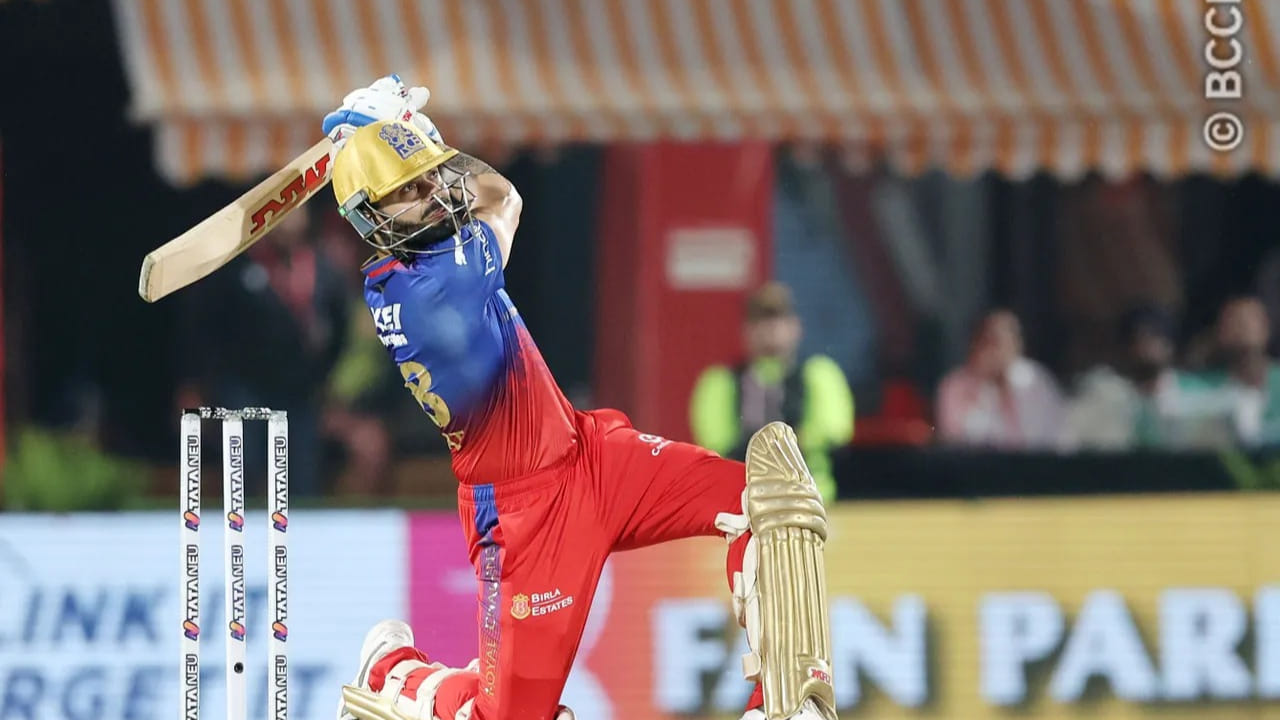 ಅಂತರರಾಷ್ಟ್ರೀಯ ಟಿ20 ಕ್ರಿಕೆಟ್ಗೆ ವಿದಾಯ ಹೇಳಿರುವ ವಿರಾಟ್ ಕೊಹ್ಲಿ ಈ ಸ್ವರೂಪದಲ್ಲಿ ಐಪಿಎಲ್ ಮಾತ್ರ ಆಡುತ್ತಿದ್ದಾರೆ. ಹೀಗಾಗಿ ಚುಟುಕು ಮಾದರಿಯಲ್ಲಿ ಕಿಂಗ್ ಕೊಹ್ಲಿಯ ಹೊಡಿಬಡಿ ಆಟವನ್ನು ನೋಡಲು ಅಭಿಮಾನಿಗಳು ವರ್ಷಗಳ ಕಾಲ ಕಾಯಬೇಕಿದೆ. ಆದರೀಗ ಆ ಕಾಯುವಿಕೆ ಮುಗಿದಿದ್ದು, ಮಿಲಿಯನ್ ಡಾಲರ್ ಟೂರ್ನಿಯಲ್ಲಿ ಬ್ಯಾಟ್ ಬೀಸಲಿದ್ದಾರೆ.