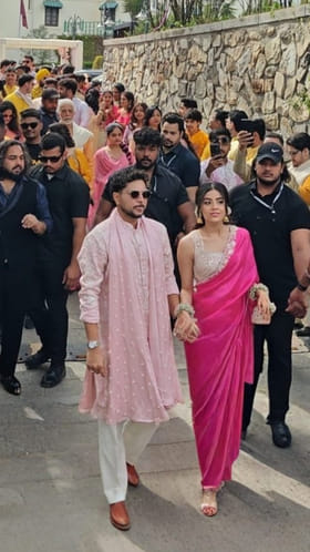 ಸಂಗೀತ ಕಾರ್ಯಕ್ರಮದಲ್ಲಿ ಭರ್ಜರಿ ಸ್ಟೆಪ್ಸ್ ಹಾಕಿದ ಕುಲ್ದೀಪ್- ವಂಶಿಕಾ