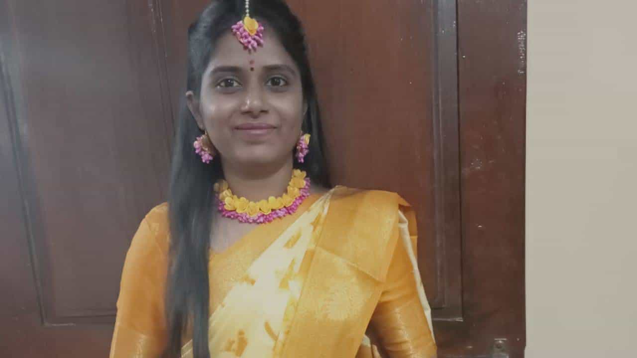 ಹಸುಗೂಸಿಗೆ ಹಾಲುಣಿಸಿದ ಕೆಲವೇ ಕ್ಷಣದಲ್ಲಿ ತಾಯಿ ಸಾವು: ಮಹಿಳಾ ಉದ್ಯೋಗಿ ಸಾವಿನ ಸುತ್ತ ಅನುಮಾನದ ಹುತ್ತ ಹಸುಗೂಸಿಗೆ ಹಾಲುಣಿಸಿದ ಕೆಲವೇ ಕ್ಷಣದಲ್ಲಿ ತಾಯಿ ಸಾವು: ಮಹಿಳಾ ಉದ್ಯೋಗಿ ಸಾವಿನ ಸುತ್ತ ಅನುಮಾನದ ಹುತ್ತ