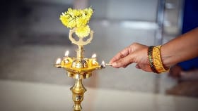 ಯಾವುದೇ ಶುಭ ಕಾರ್ಯಕ್ಕೂ ದೀಪ ಬೆಳಗೋದು ಯಾಕೆ ಗೊತ್ತಾ?