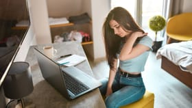 ನಿಮ್ಮ ಈ ಅಭ್ಯಾಸವೇ ತೂಕ ಹೆಚ್ಚಳ, ಬೆನ್ನುನೋವಿಗೆ ಕಾರಣ!