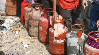 LPG: 14.2 ಕಿಲೋ ಬದಲು 10 ಕಿಲೋ ಎಲ್​ಪಿಜಿ ಗ್ಯಾಸ್ ವಿತರಿಸುವ ಸಾಧ್ಯತೆ