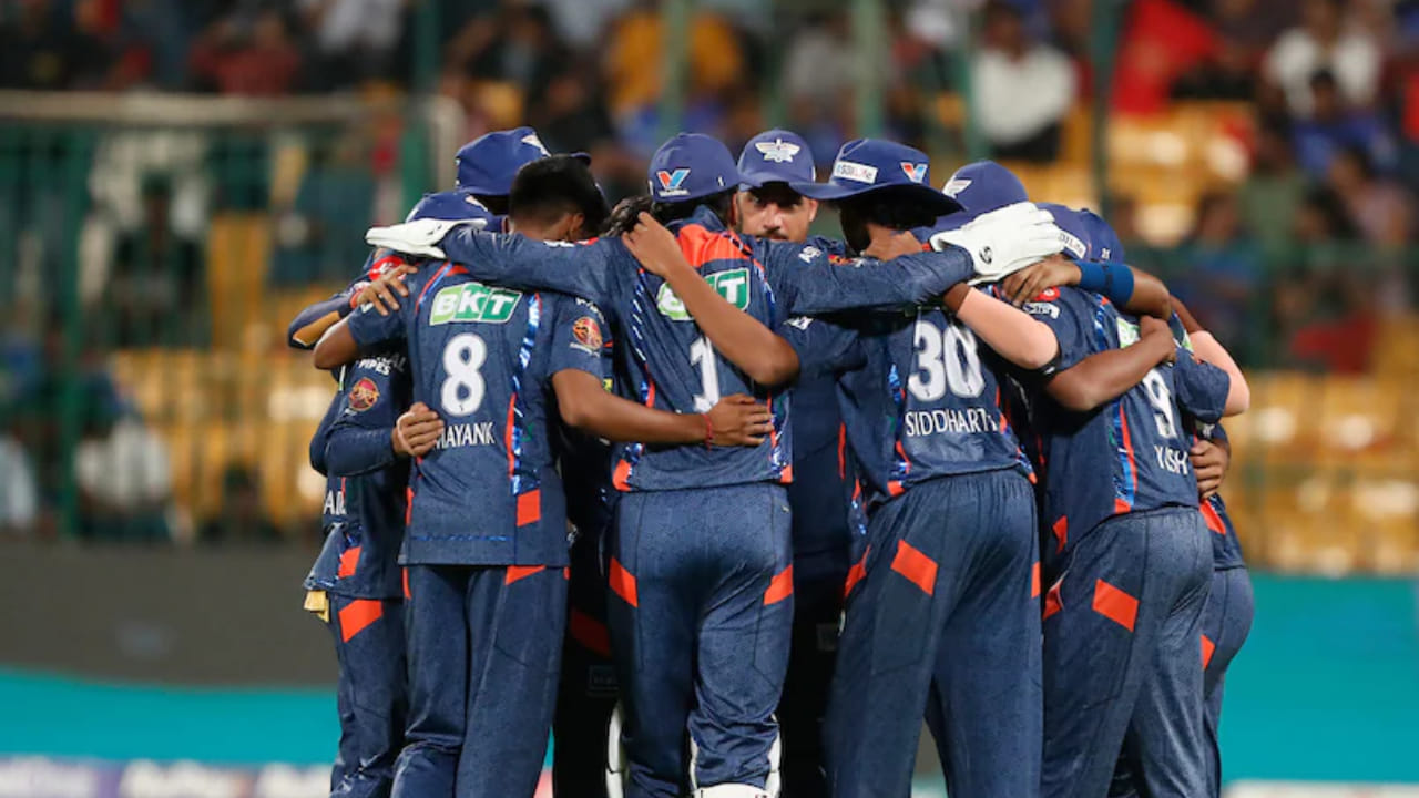 ಇನ್ನು 2024 ಮತ್ತು 2025 ರ ಆವೃತ್ತಿಯಲ್ಲಿ ಲಕ್ನೋ ತಂಡದ ಪ್ರದರ್ಶನ ತೀರ ಕಳಪೆಯಾಗಿತ್ತು. ತಂಡಕ್ಕೆ ಅರ್ಹತಾ ಹಂತವನ್ನು ತಲುಪಲು ಸಹ ಸಾಧ್ಯವಾಗಲಿಲ್ಲ. 2024 ರ ಆವೃತ್ತಿಯಲ್ಲಿ ಕಡಿಮೆ ನೆಟ್ ರನ್​ರೇಟ್​ನಿಂದಾಗಿ ಲೀಗ್ ಹಂತದಲ್ಲೇ ಪ್ರಯಾಣ ಮುಗಿಸಿದ್ದ ಲಕ್ನೋ, ಅವರು ಹೊರಬಿದ್ದರು. ಮುಂದಿನ ಆವೃತ್ತಿಯಲ್ಲಿ ಅತ್ಯಂತ ಕಳಪೆ ಪ್ರದರ್ಶನ ನೀಡ ಟೂರ್ನಿಯಿಂದ ಹೊರಬಿದ್ದಿತ್ತು.
