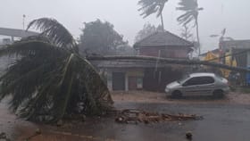 ರಾಜ್ಯದ ಕೆಲವೆಡೆ ಬಿರುಗಾಳಿ ಸಹಿತ ಮಳೆ: ಧಾರಾಕಾರ ಮಳೆಗೆ ಹಲವು ಅವಾಂತರ