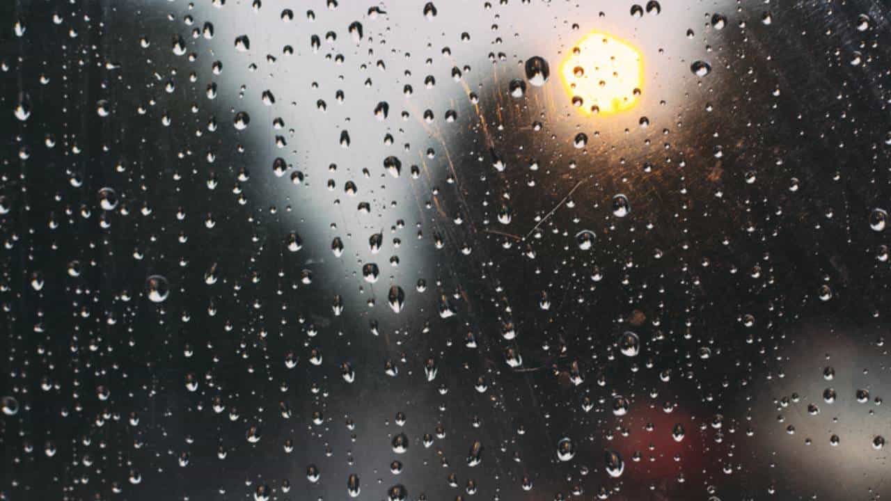 Bangalore Rain: ಬೆಂಗಳೂರಿನ ಹಲವೆಡೆ ತುಂತುರು ಮಳೆ: ಬಿಸಿಲ ಬೇಗೆಗೆ ತಂಪೆರೆದ ವರುಣ