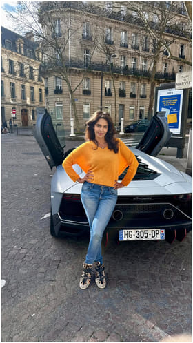 ಕಣ್ಣು ಕುಕ್ಕುವ ಕಾರಿನಲ್ಲಿ ಮಲ್ಲಿಕಾ ಶೆರಾವತ್ ಸವಾರಿ