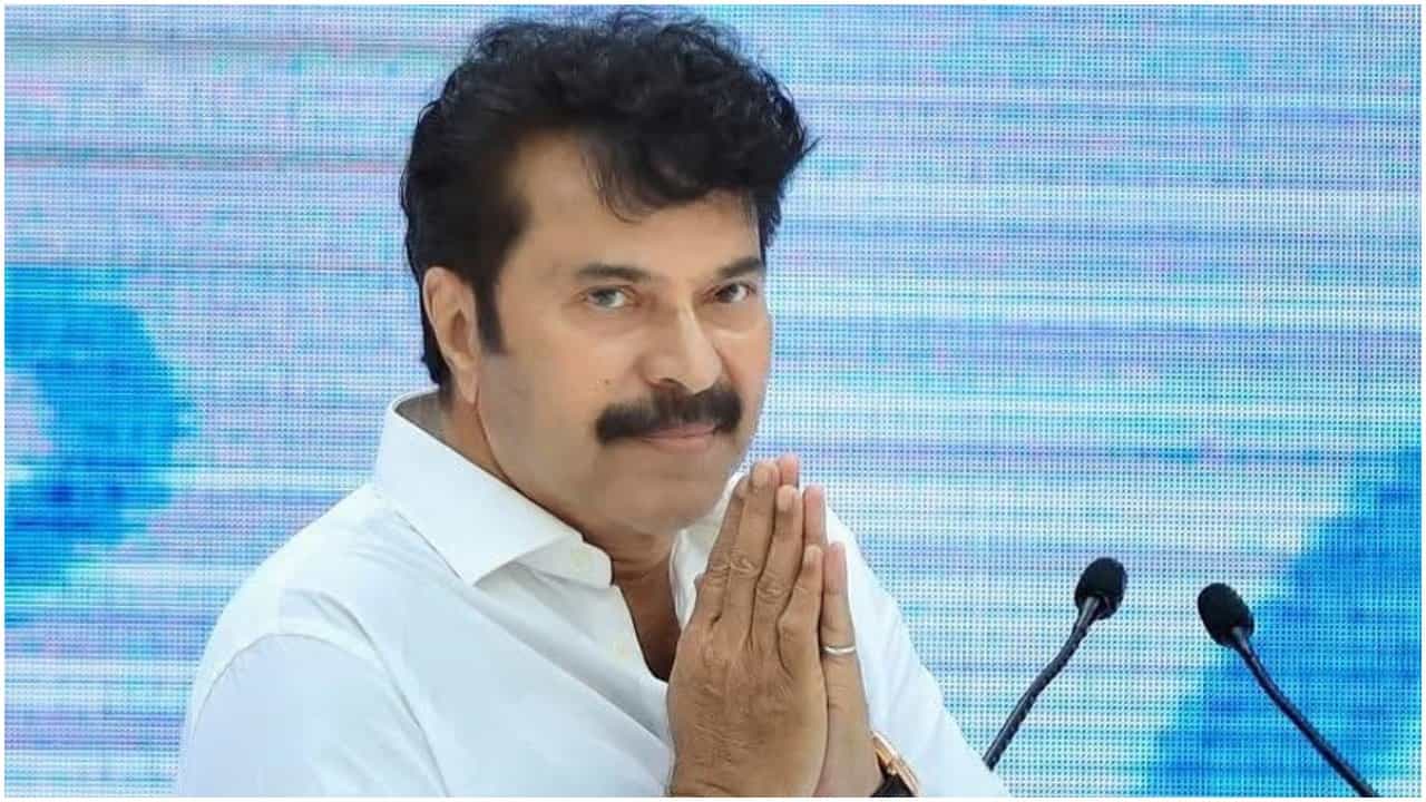 ಸೋಶಿಯಲ್ ಮೀಡಿಯಾದಲ್ಲಿ ಟೀಕೆ; ಮಮ್ಮುಟ್ಟಿ ಬಳಿ ಕ್ಷಮೆ ಕೇಳಿದ ಸಿಎಂ ಸೋಶಿಯಲ್ ಮೀಡಿಯಾದಲ್ಲಿ ಟೀಕೆ; ಮಮ್ಮುಟ್ಟಿ ಬಳಿ ಕ್ಷಮೆ ಕೇಳಿದ ಸಿಎಂ
