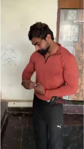 ರೀಲ್ಸ್ ಮಾಡುವಾಗ ಹುಷಾರ್; ಶೂಟ್ ಮಾಡಿಕೊಂಡು ಯುವಕ ಸಾವು