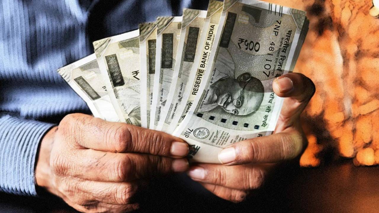 Salary Hike: ಸರ್ಕಾರಿ ಉದ್ಯೋಗಿಗಳಿಗೆ ಶೇ 35ರಷ್ಟು ವೇತನ ಏರಿಕೆಯಾ? Salary Hike: ಸರ್ಕಾರಿ ಉದ್ಯೋಗಿಗಳಿಗೆ ಶೇ 35ರಷ್ಟು ವೇತನ ಏರಿಕೆಯಾ?