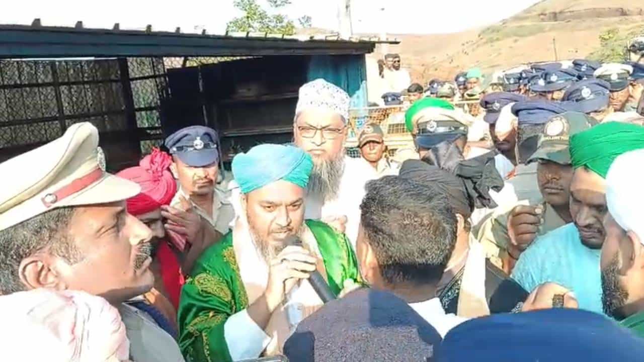 ಇನಾಂ ದತ್ತಾತ್ರೇಯ ದರ್ಗಾದಲ್ಲಿ ಉರುಸ್ ಆಚರಣೆಗೆ ತಾರತಮ್ಯ: ಕಾಂಗ್ರೆಸ್ ವಿರುದ್ಧ ತಿರುಗಿಬಿದ್ದ ಮುಸ್ಲಿಮರು ಇನಾಂ ದತ್ತಾತ್ರೇಯ ದರ್ಗಾದಲ್ಲಿ ಉರುಸ್ ಆಚರಣೆಗೆ ತಾರತಮ್ಯ: ಕಾಂಗ್ರೆಸ್ ವಿರುದ್ಧ ತಿರುಗಿಬಿದ್ದ ಮುಸ್ಲಿಮರು
