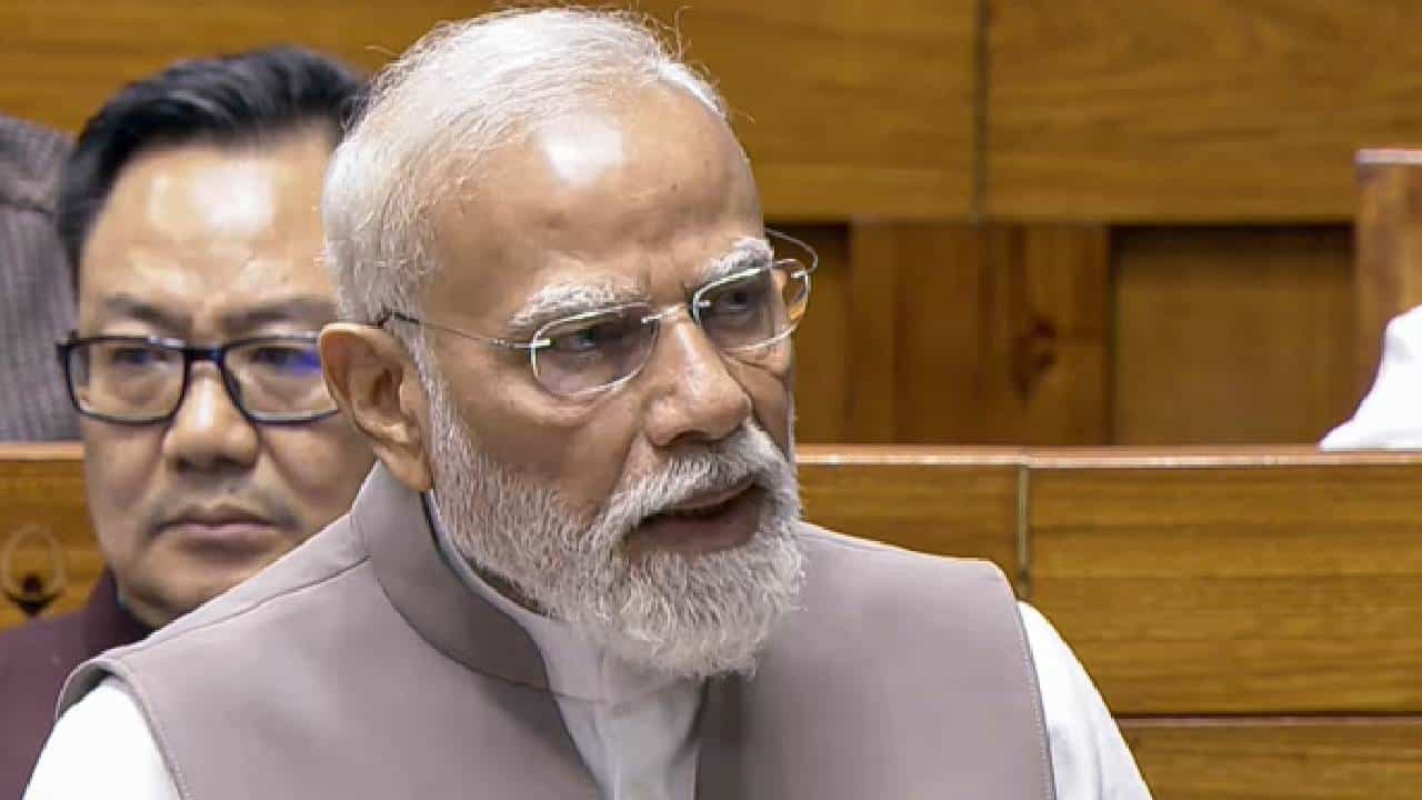 PM Modi on Fertilizers: ಭಾರತದಲ್ಲಿ ಸಾಕಷ್ಟು ರಸಗೊಬ್ಬರ ದಾಸ್ತಾನಿದೆ, ರೈತರಿಗೆ ತೊಂದರೆಯಾಗಲು ಬಿಡುವುದಿಲ್ಲ: ಮೋದಿ ಭರವಸೆ PM Modi on Fertilizers: ಭಾರತದಲ್ಲಿ ಸಾಕಷ್ಟು ರಸಗೊಬ್ಬರ ದಾಸ್ತಾನಿದೆ, ರೈತರಿಗೆ ತೊಂದರೆಯಾಗಲು ಬಿಡುವುದಿಲ್ಲ: ಮೋದಿ ಭರವಸೆ