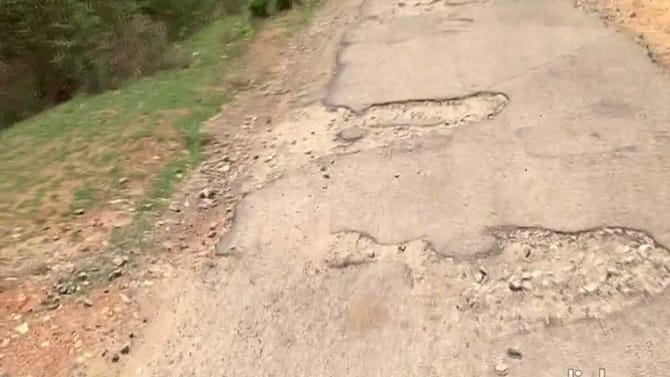 ರಸ್ತೆ ಇಲ್ಲ, ವಿದ್ಯುತ್ ಇಲ್ಲ! ಮೂಲಭೂತ ಸೌಕರ್ಯವಿಲ್ಲದೆ ಜನರು ಕಂಗಾಲು!