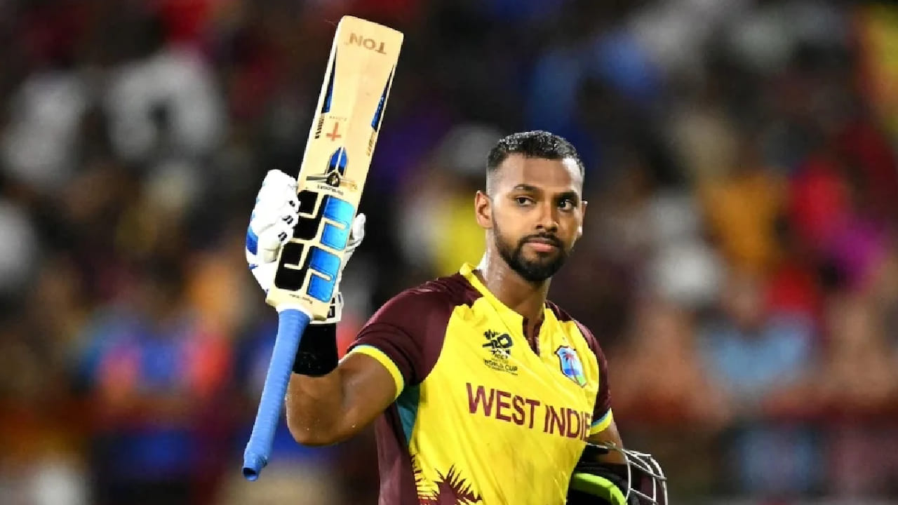 ಇದಕ್ಕೂ ಮುನ್ನ ಈ ಭರ್ಜರಿ ದಾಖಲೆ ವೆಸ್ಟ್ ಇಂಡೀಸ್​ನ ನಿಕೋಲಸ್ ಪೂರನ್ ಹೆಸರಿನಲ್ಲಿತ್ತು. 2024ರ ಟಿ20 ವಿಶ್ವಕಪ್​ನಲ್ಲಿ ವಿಂಡೀಸ್ ಪರ ಆರ್ಭಟಿಸಿದ್ದ ಪೂರನ್ ಒಟ್ಟು 17 ಸಿಕ್ಸ್ ಬಾರಿಸಿ ವಿಶ್ವ ದಾಖಲೆ ನಿರ್ಮಿಸಿದ್ದರು. ಇದೀಗ ಈ ದಾಖಲೆಯನ್ನು ಸಾಹಿಬ್​ಝಾದ ಫರ್ಹಾನ್ ಅಳಿಸಿ ಹಾಕಿದ್ದಾರೆ.