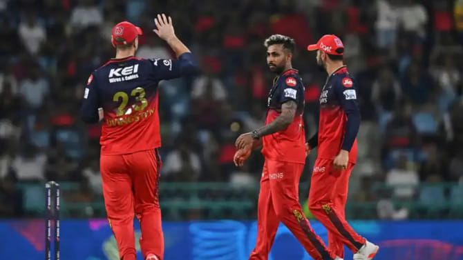 ಆರ್​ಸಿಬಿಗೆ ಎದುರಾಯ್ತು ಸಂಕಷ್ಟ; ಸ್ಟಾರ್ ವೇಗಿ ಆಡುವುದು ಅನುಮಾನ