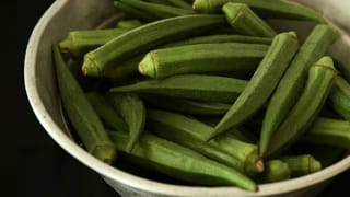 ಅತಿಯಾಗಿ ಕೂದಲು ಉದುರುತ್ತಿದೆಯೇ? ಹಾಗಿದ್ರೆ ನಿರ್ಲಕ್ಷ್ಯ ಮಾಡ್ಬೇಡಿ ಇದು ಈ ರೋಗದ ಸೂಚನೆಯಾಗಿರಬಹುದು