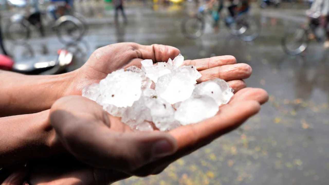 ಕರ್ನಾಟಕ ಹವಾಮಾನ ವರದಿ: ರಾಜ್ಯದ ಈ ಭಾಗಗಳಲ್ಲಿ ಆಲಿಕಲ್ಲು ಮಳೆಯಾಗುವ ಸಾಧ್ಯತೆ; 4 ಜಿಲ್ಲೆಗಳಿಗೆ ಆರೆಂಜ್ ಎಚ್ಚರಿಕೆ!