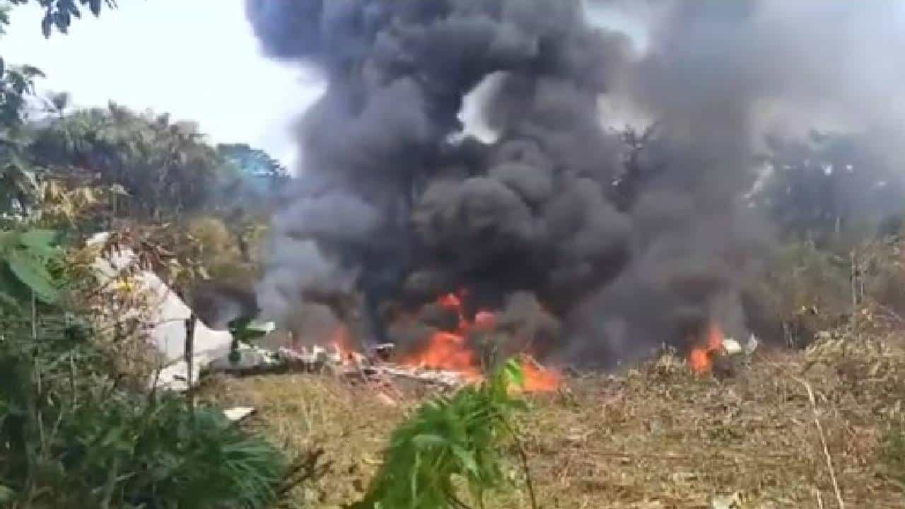 Colombia Plane Crash: ಕೊಲಂಬಿಯಾದಲ್ಲಿ ಸೇನಾ ವಿಮಾನ ಪತನ, 30ಕ್ಕೂ ಅಧಿಕ ಮಂದಿ ಸಾವು Colombia Plane Crash: ಕೊಲಂಬಿಯಾದಲ್ಲಿ ಸೇನಾ ವಿಮಾನ ಪತನ, 30ಕ್ಕೂ ಅಧಿಕ ಮಂದಿ ಸಾವು