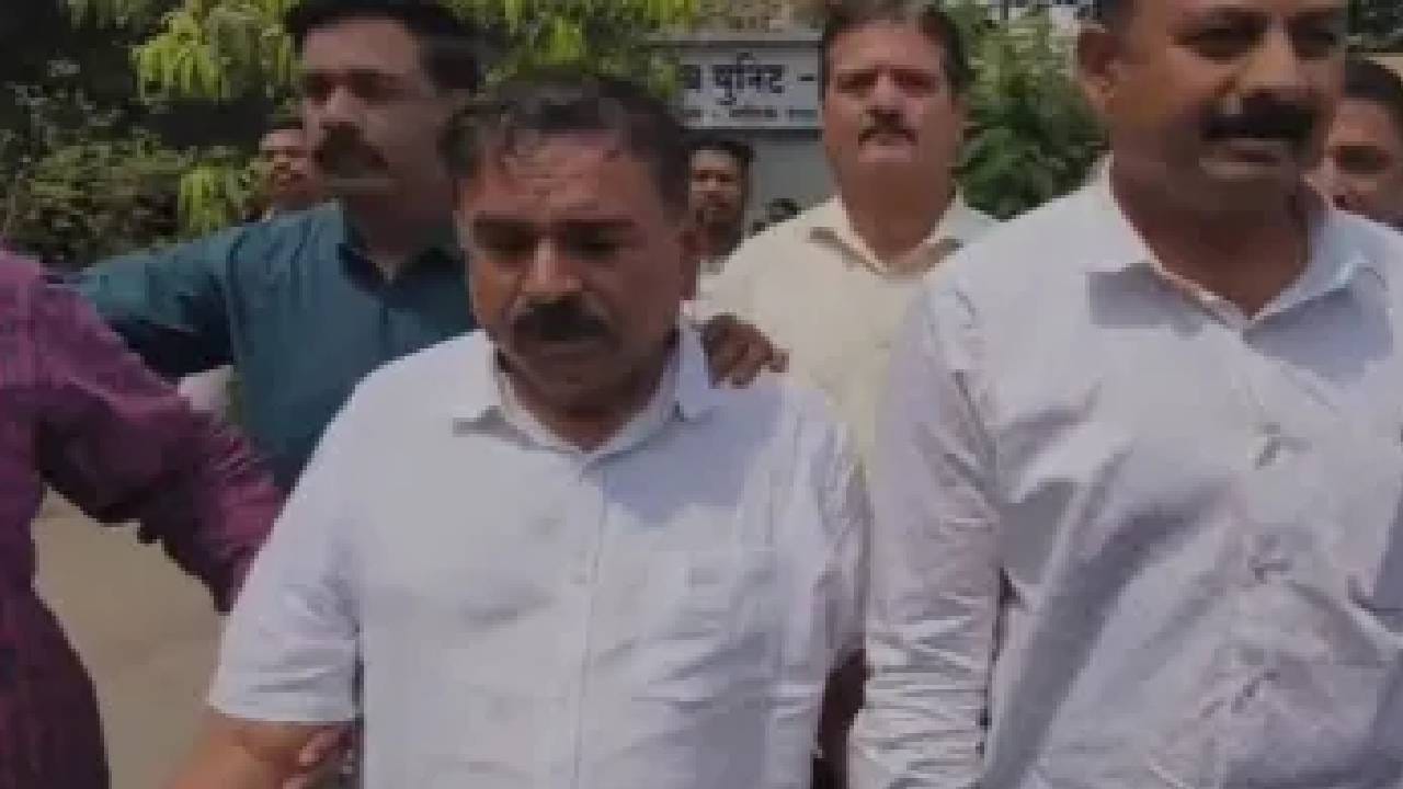 ನಾಸಿಕ್ ಜ್ಯೋತಿಷಿ: ರಹಸ್ಯ ಕ್ಯಾಮರಾಗಳು, ಅಧ್ಯಾತ್ಮದ ಹೆಸರಿನಲ್ಲಿ 58 ಮಹಿಳೆಯರ ಅಶ್ಲೀಲಾ ವಿಡಿಯೋ ಮಾಡಿದ್ದ ಜ್ಯೋತಿಷಿ ಅರೆಸ್ಟ್