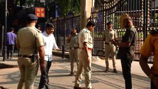 ಒಂದೆಡೆ ರಾಮುಲು, ಇನ್ನೊಂದೆಡೆ ಸಚಿವ ತಿಮ್ಮಾಪುರ: ಕೈ ಕೈ ಮಿಲಾಯಿಸಿದ ಕಾರ್ಯಕರ್ತರು